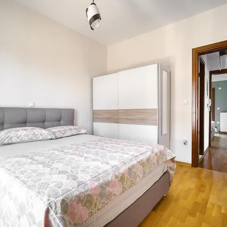 Evans Villa *